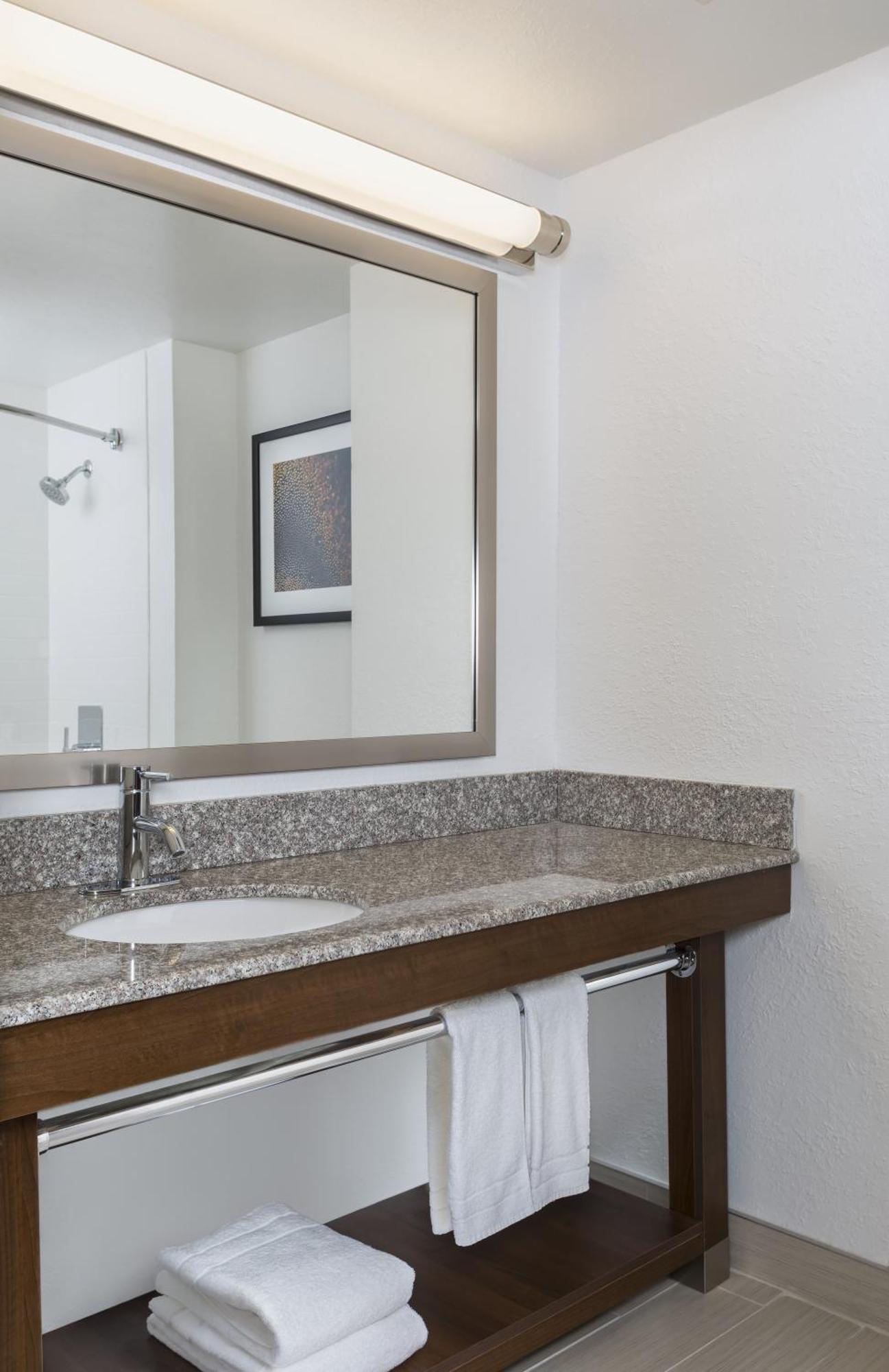 Four Points By Sheraton Milwaukee Airport Eksteriør billede